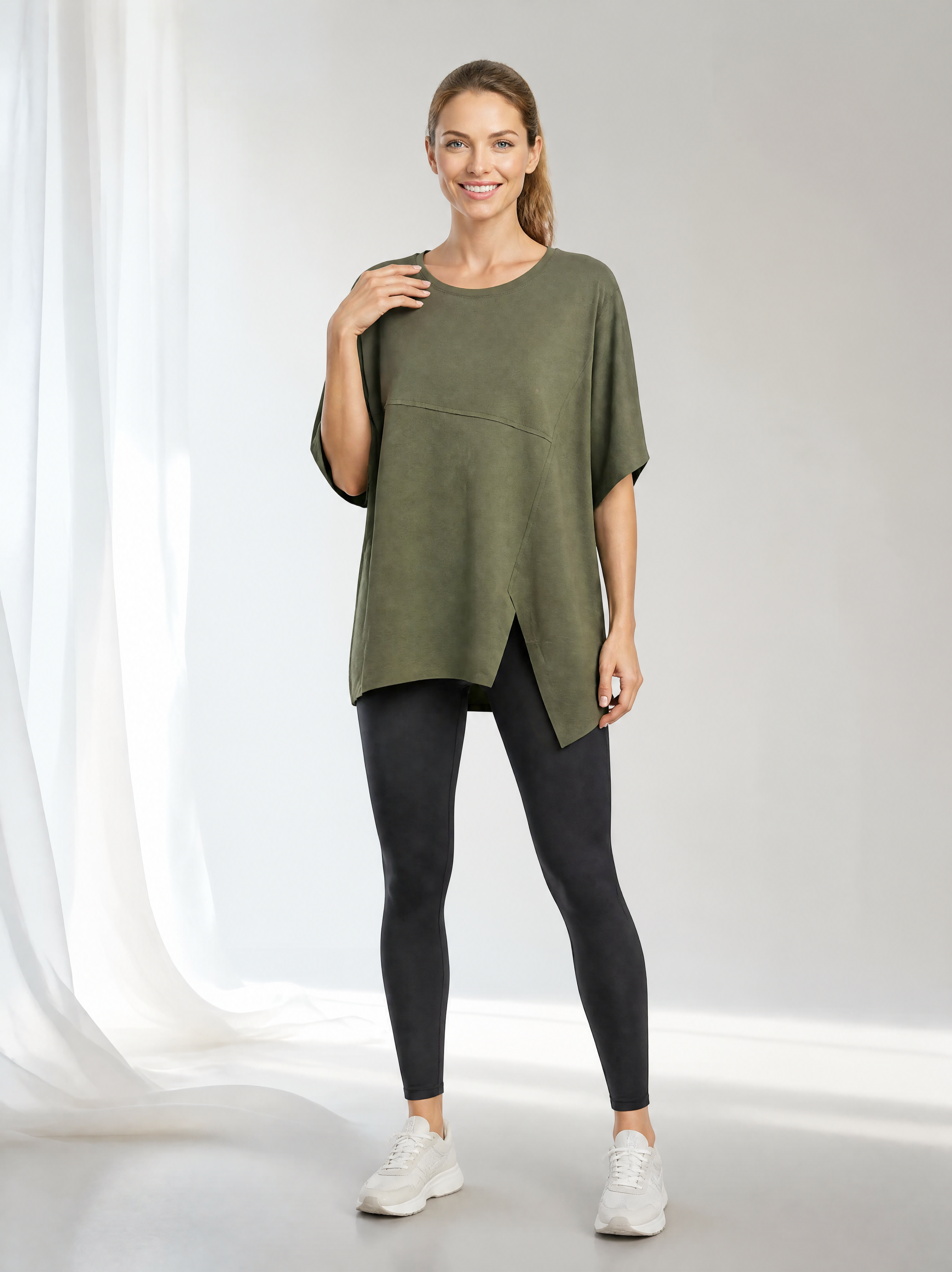 Asimetrik Kesim Bluz Tunik – Modern Çizgiler ve Sınırsız Hareket Özgürlüğü